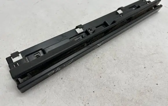 BMW 2 F46 Sill supporting ledge 7301939
