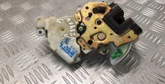 Subaru Impreza II Rear door lock 61100FE050