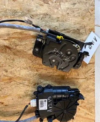 BMW M3 F80 Loading door lock UA726951608