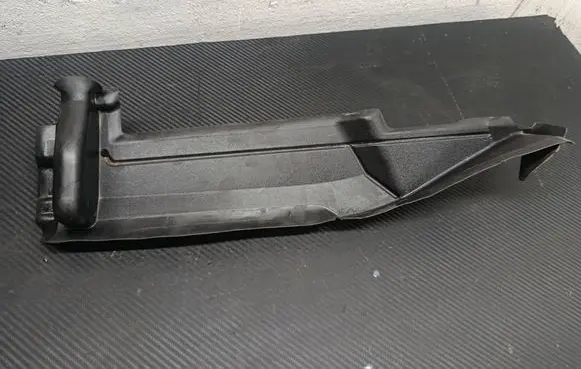 Audi Q3 8U Fender end trim 8U0821169