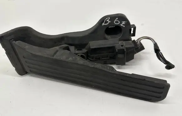 Volkswagen PASSAT B6 Accelerator throttle pedal 1K1721503L