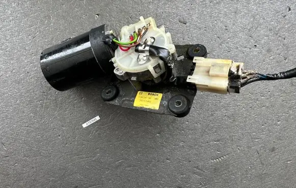 Nissan Terrano Front wiper linkage and motor 288102X800