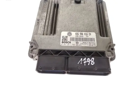 Volkswagen Touran I Engine control unit/module 03G906016EH 0281011786 1039S10270