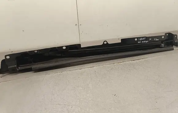 Seat Alhambra (Mk2) Sliding door upper top rail 7N0843186