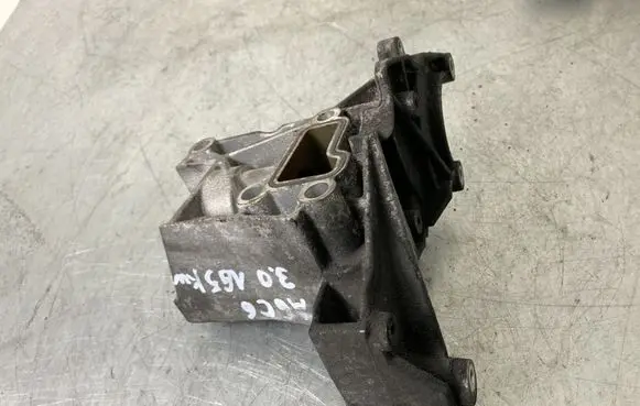 Audi A6 S6 C6 4F Engine mounting bracket 059145169P 059145169
