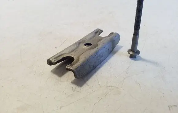 Ford Transit Custom Fuel Injector clamp holder BK209L535AE