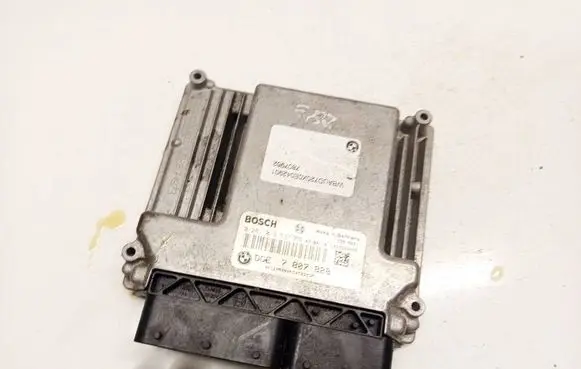 BMW 1 E81 E87 Engine control unit/module 0281013537