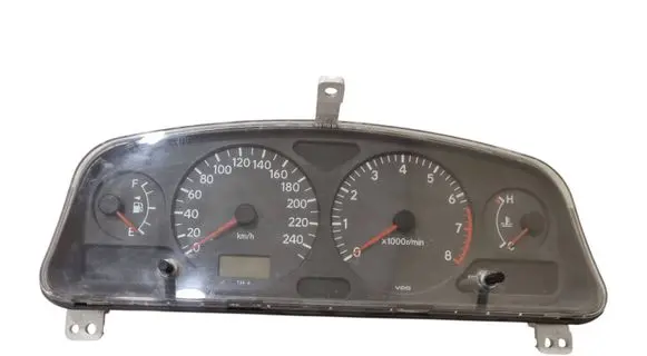Toyota Avensis T220 Speedometer (instrument cluster) 8380005400