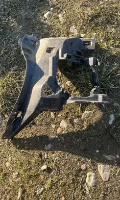 BMW 1 F20 F21 Front bumper mounting bracket 7371739