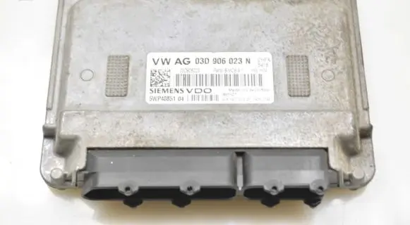 Skoda Fabia Mk2 (5J) Engine control unit/module 03D906023N