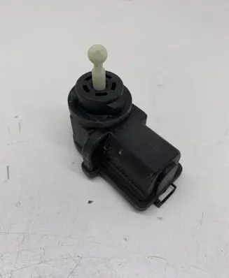 Headlight level adjustment motor