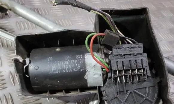 Ford Escort Wiper motor 0390241307 85GB17B571AA