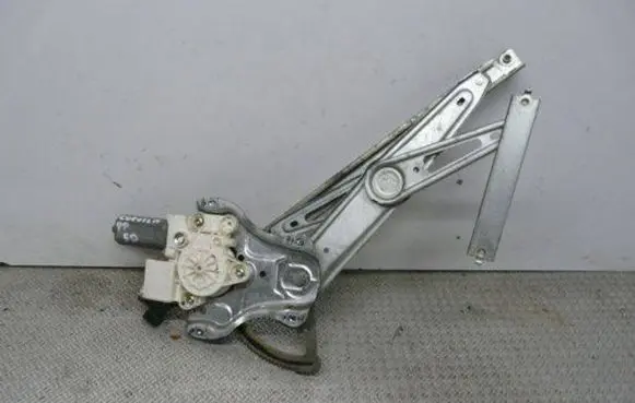 Toyota Corolla E110 Front door window regulator with motor 0130822032