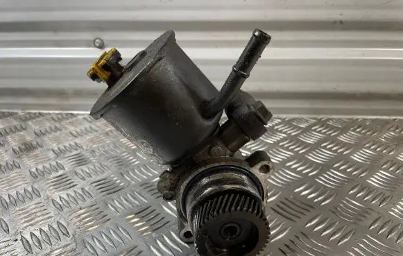 Mazda Premacy Power steering pump Cb873265x
