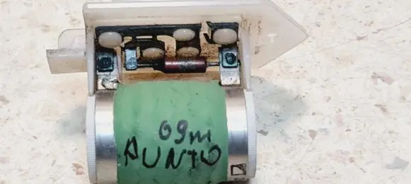 Coolant fan relay