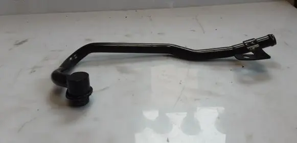 Volkswagen PASSAT B8 Engine coolant pipe/hose 04L121065AJ