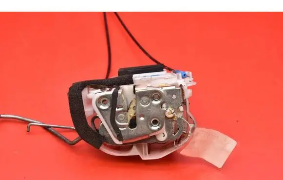 Subaru Legacy Front door lock