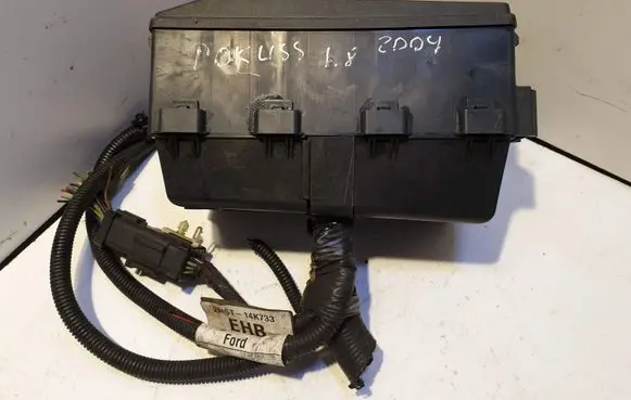 Ford Focus Fuse box set 518276100