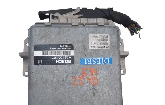BMW 5 E34 Engine control unit/module 0281001175 2244771 2245678