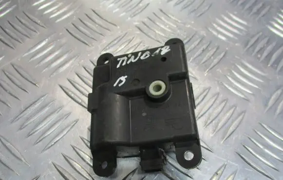 Nissan Almera Tino Central body control module