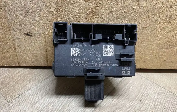 Audi A4 S4 B9 Door control unit/module 4M0959795H 4M0959795F