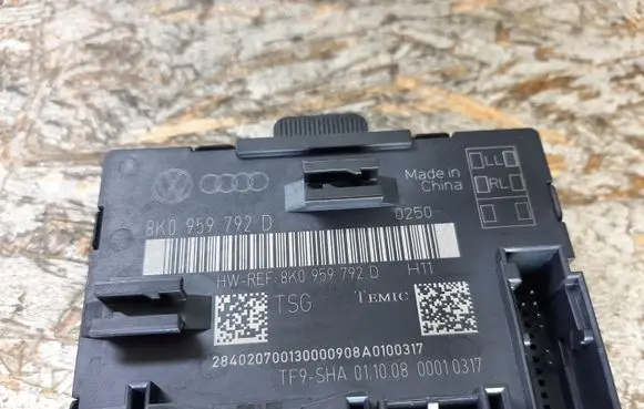 Audi A5 8T 8F Door control unit/module 8K0959792D 00010317