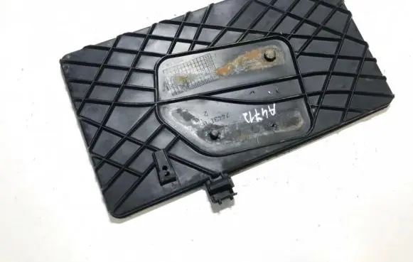 Battery box tray