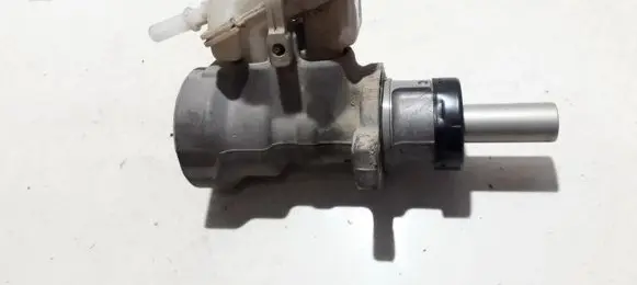 Master brake cylinder