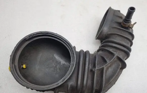 Audi 80 90 B2 Air intake duct part 035133357L