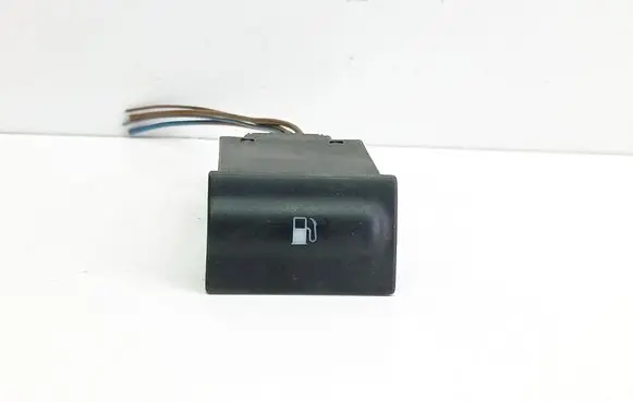 Skoda Octavia Mk1 (1U) Fuel tank opening switch 