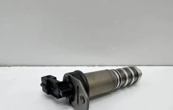 BMW 5 GT F07 Camshaft vanos timing valve 8605123 9436 13757880