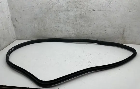 Mercedes-Benz CLS C218 AMG Rear door rubber seal (on body)
