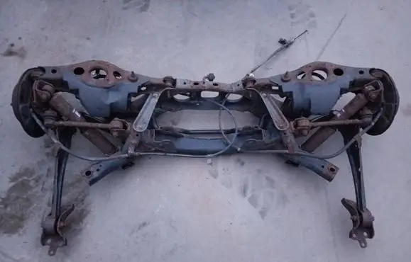 Toyota RAV 4 (XA40) Rear axle beam