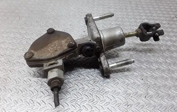 Honda FR-V Clutch master cylinder 