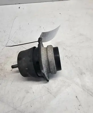 Audi Q7 4L Engine mount bracket 7L8199131A