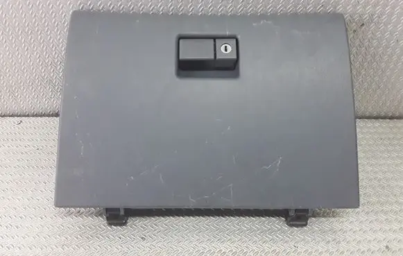 Toyota Land Cruiser (J100) Glove box