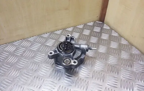 Volvo V50 Vacuum pump