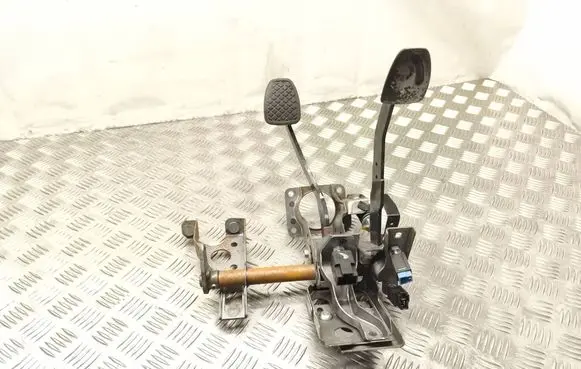 Subaru Legacy Pedal assembly 803288C