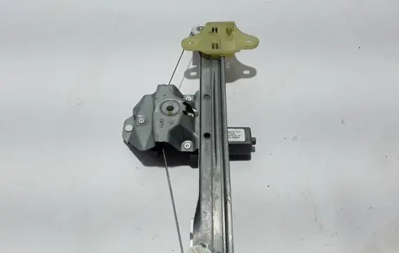 Rear window lifting mechanism without motor