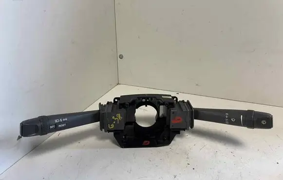Volvo S80 Wiper turn signal indicator stalk/switch 8666597 01W21A