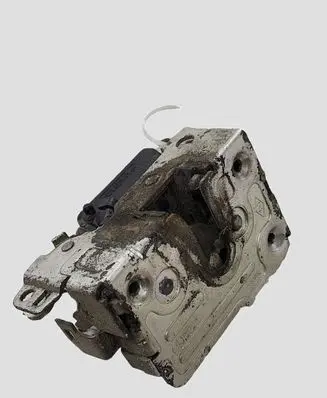 Dacia Logan I Rear door lock 8200928483