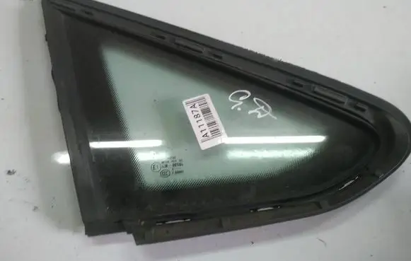 Volkswagen Sharan Front triangle window/glass AS2