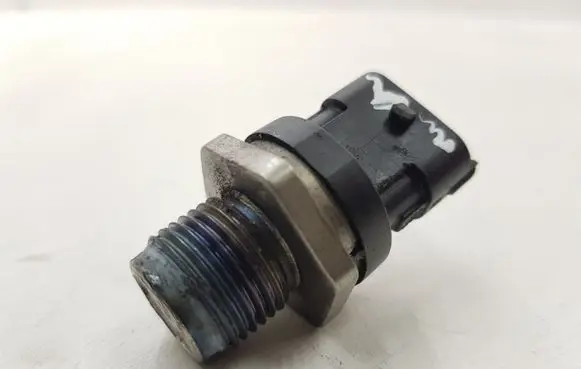 Fuel pressure sensor