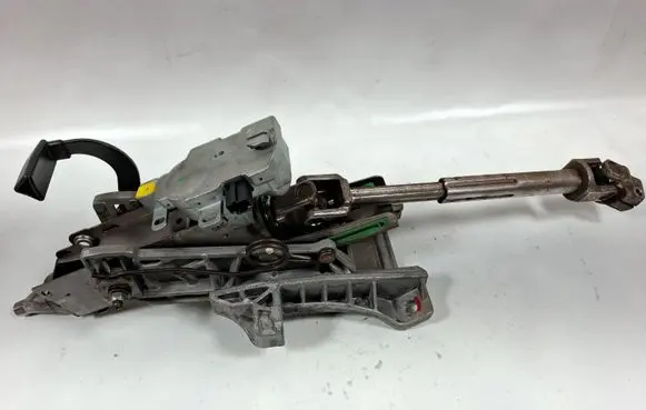 Volvo S40 Steering wheel axle 30680132