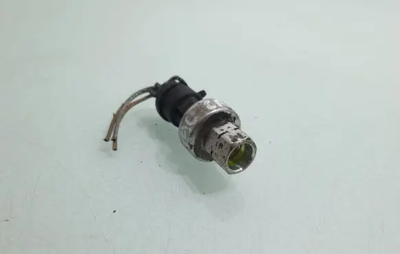 Chevrolet Captiva Air conditioning (A/C) pressure sensor 