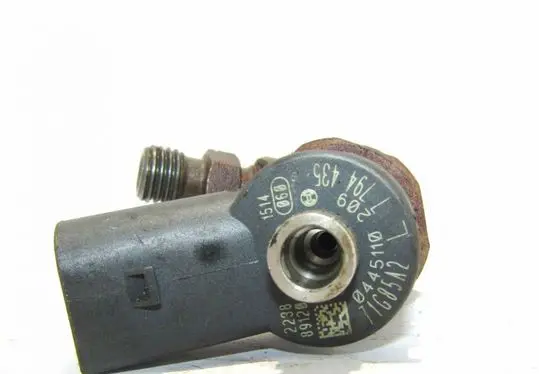 BMW 5 E60 E61 Fuel injector 7794435