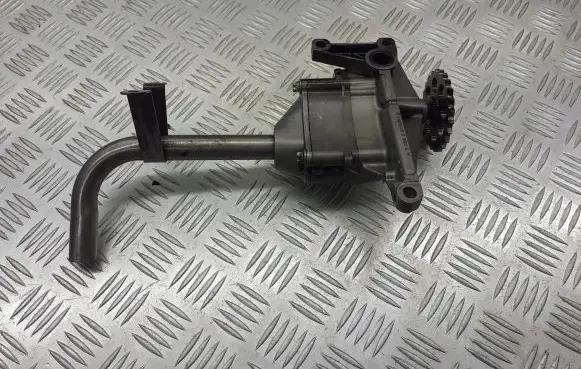 Mercedes-Benz C W203 Oil breather separator A6111810047
