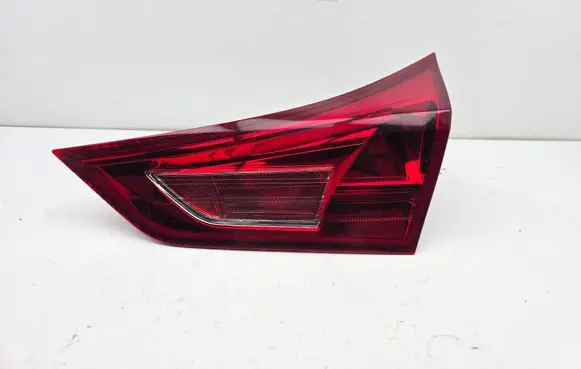 Toyota Auris E180 Tailgate rear/tail lights 02260 05170237