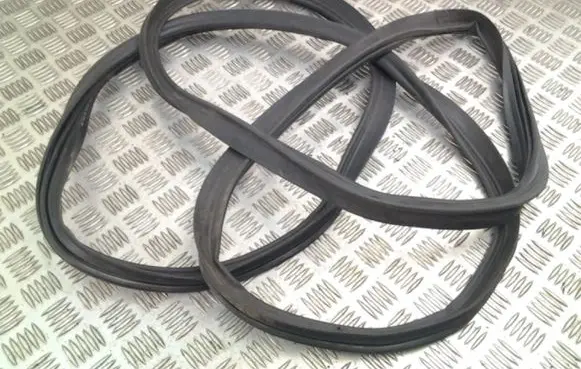 Audi S5 Facelift Front door rubber seal 8T8827705