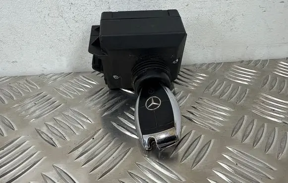 Mercedes-Benz C W204 Ignition lock A2075450108 33003215 33003213